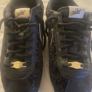 Nike Classic Cortez Black Velvet Embossed Royalty Print Women's Size 10